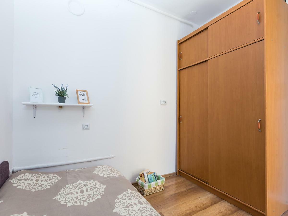 Apartment Lory'S Place Пула Екстер'єр фото